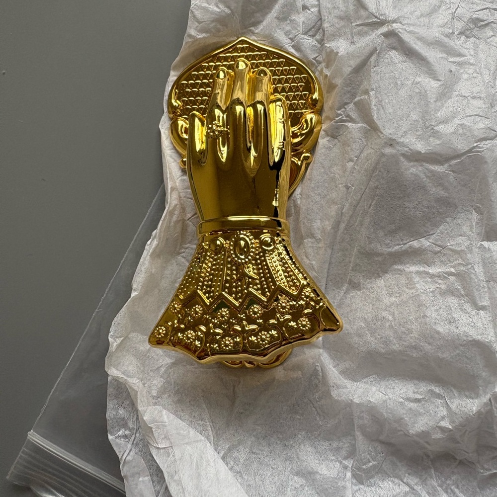 Paperwrld Queen Hand Paperclip Retro